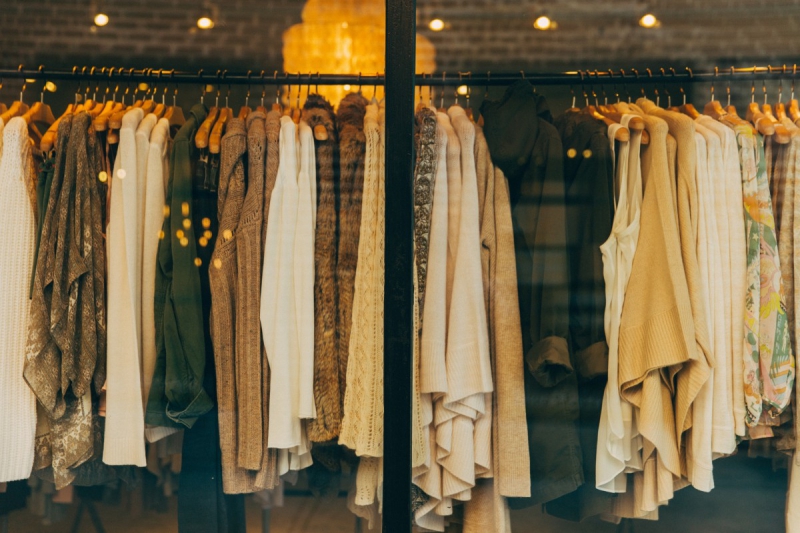 magasin-TOULON-min_clothe_fashion_store_shop_window_store_front-21277